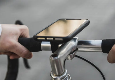 Bild: Avoid on the spot fines for mobile use with Quad Lock