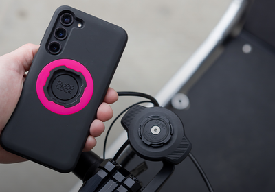 Immagine: The Best Waterproof Phone Charger for E-Bikes - Charge on the Go